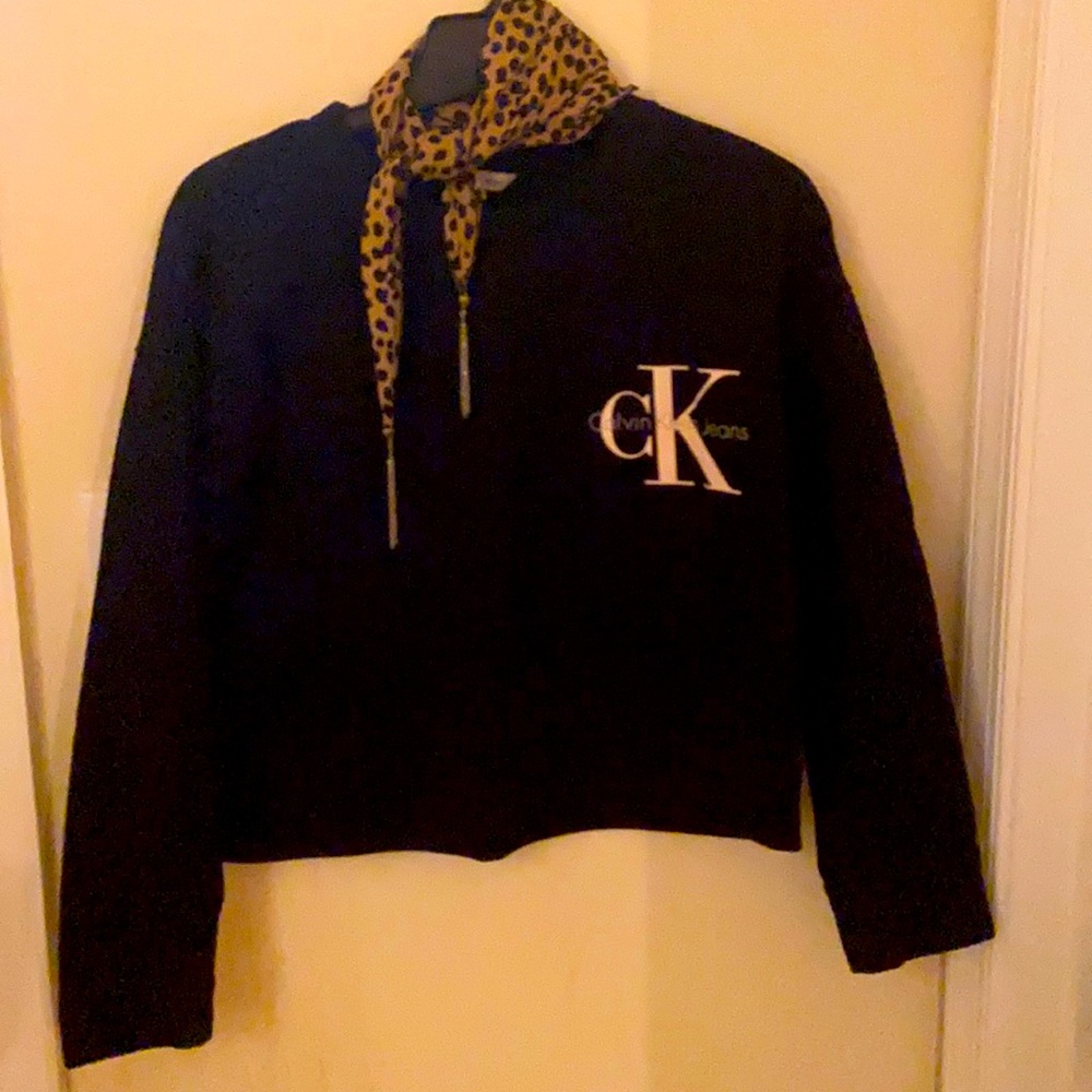 Cropped Calvin Klein pullover
